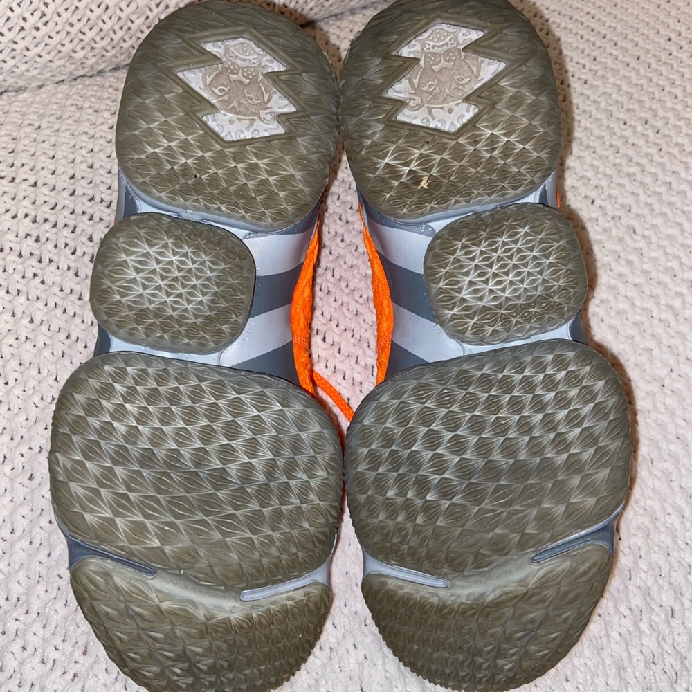 Limited Edition Lebron 15 Orange Box Basketball Shoes - Picture 13 of 15